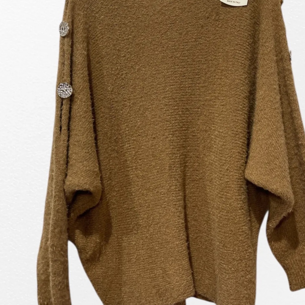 MADE IN ITALY Elegant Beige Sweater with Button Accents - Picture 5 of 7